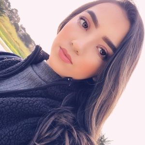 Meet your Posher, Charisma